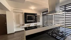 Luxury penthouse with a hot tub and panoramic views - Image 5