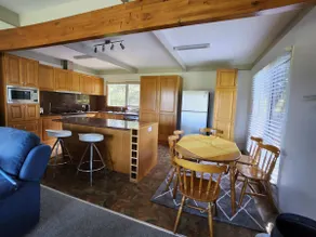 Vacation house near the beach and lake - Image 4