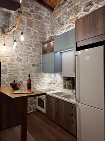 Prina Stone Retreat - Image 3