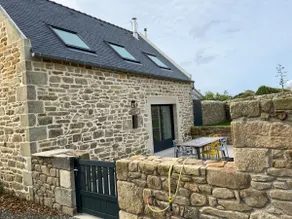 Cozy Holiday Home in Plogoff Near Beach - Image 5