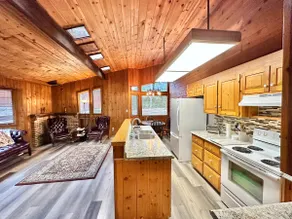 2Br Eagle Campobello Cabin for 4, TEIC, Big Parkng - Image 2
