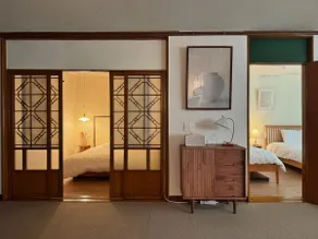 [Special Offer] Popular Dong-in-dong / Spacious Living Room / 3 Bedrooms / Up to 10 People / 4 Queen-Size Beds - Image 5