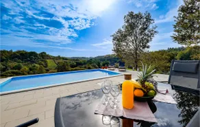 Luxurious home in Pisarovina - Image 2