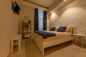 Quiet space within walking distance of the port - Image 5