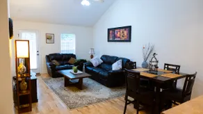 Minutes from I-20 Cozy Townhome near Fort Gordon - Image 2