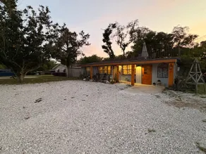 House in Clermont - Image 4
