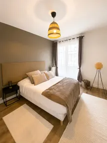 le charmant • Elegant Apt 4 P - Image 2