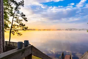 Rustic Cedar Waterfront Cabin 7 on Toledo Bend - Image 3