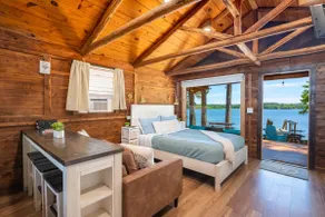 Rustic Cedar Waterfront Cabin 7 on Toledo Bend - Image 4