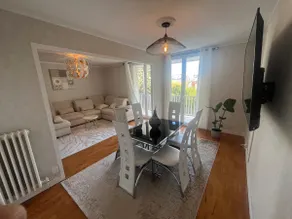 Beautiful apartment over-equipped-balcony-view-parking - Image 3