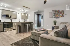 Beautiful Contemporary Suite #16 - Image 3