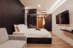 Cozy studio Nagoya fit 4, 55” TV - Image 4