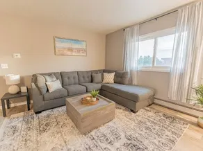 Sea Breeze Inn, Luxury Condo. - Image 2
