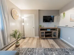 Sea Breeze Inn, Luxury Condo. - Image 5