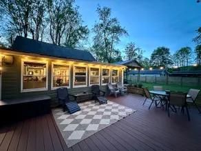 Private Lane Creek Front Cottage - Image 4