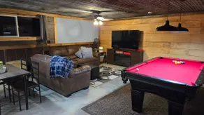 Creekside Cottage - pool table, firepit, Hot Tub! - Image 5