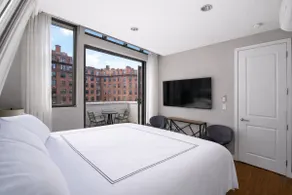 Three Bedroom West Village Townhouse - Image 3