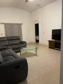 4 Bedroom in Quiet Neighborhood - Image 4