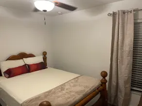 4 Bedroom in Quiet Neighborhood - Image 5