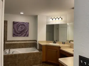 4 Bedroom in Quiet Neighborhood - Image 2
