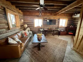 Peaceful Creekside Cabin, HotTub - Image 3