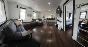 ML 5Star Escape NY | King Beds | Parking | LIRR - Image 2