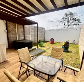 Spring House - Santa Ana - Image 5