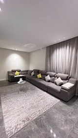 Beautiful and comfortable ground floor apartment - Image 5