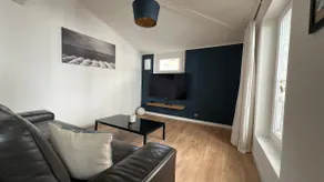 Atypical and cozy, quiet, AC - Image 2