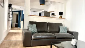 Atypical and cozy, quiet, AC - Image 3
