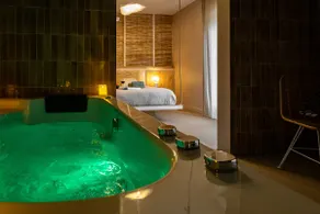 Love Room Bali • Jacuzzi & Hanging Bed - Auray - Image 4