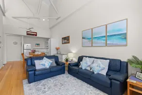 Rise & Rest: Prime South Freo Location - Image 3