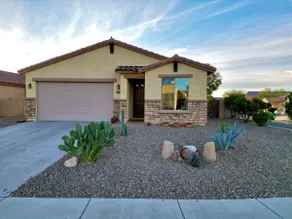 Sunny Southwest Escape - Image 4
