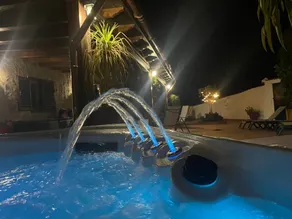 LJ House with pool, jacuzzi and mountain views - Image 2