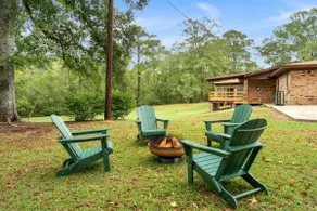 Spacious 4BR Retreat Fish Pond, Fire Pit&Game Room - Image 2