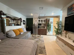 Comfy Tropical Elegant Pool & Garden Oasis Getaway - Image 3