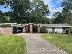 The Parker House|Step-Free|Carport|Sleeps 6|Quiet - Image 2