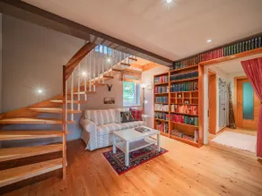 Large half of vacation home - Image 3