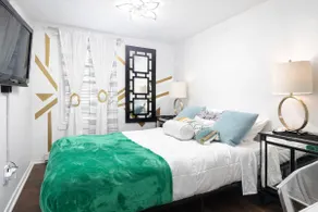 Duplex: Chic & exquisitely curated retreat. - Image 2