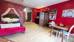 *Le Rubis* Your Oriental cocoon - Image 4