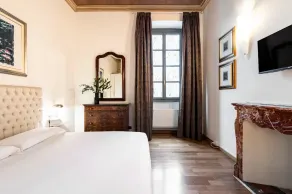 Noble residence with frescoes | Porta Nuova 150m - Image 2