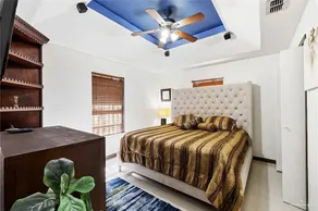 Luxury Home 3 Bedroom 2 Bathroom - Image 5