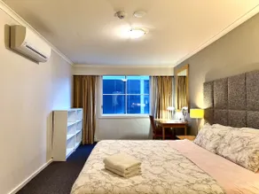 Elegance and Convenience 1br with free parking - Image 3