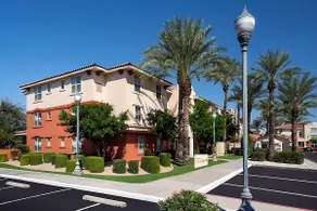 Convenient Suite with Outdoor Pool And Kitchen - Image 2