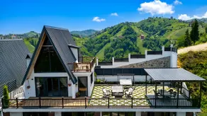 Fully Detached · Luxury Villa with Jacuzzi - Image 4