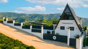 Fully Detached · Luxury Villa with Jacuzzi - Image 3