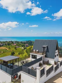 Villa with Sea View, Private Garden and Jacuzzi - Image 4