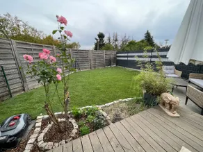 Small home with large private garden - Image 3