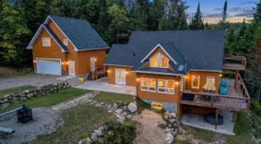 Luxurious Riverfront Chalet w/ Spa & Billiards - Image 2
