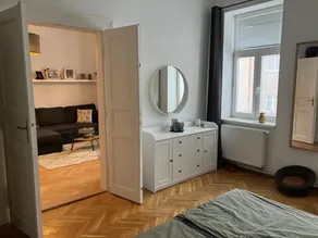 Modern & Central Apartment with Garden Access - Image 3